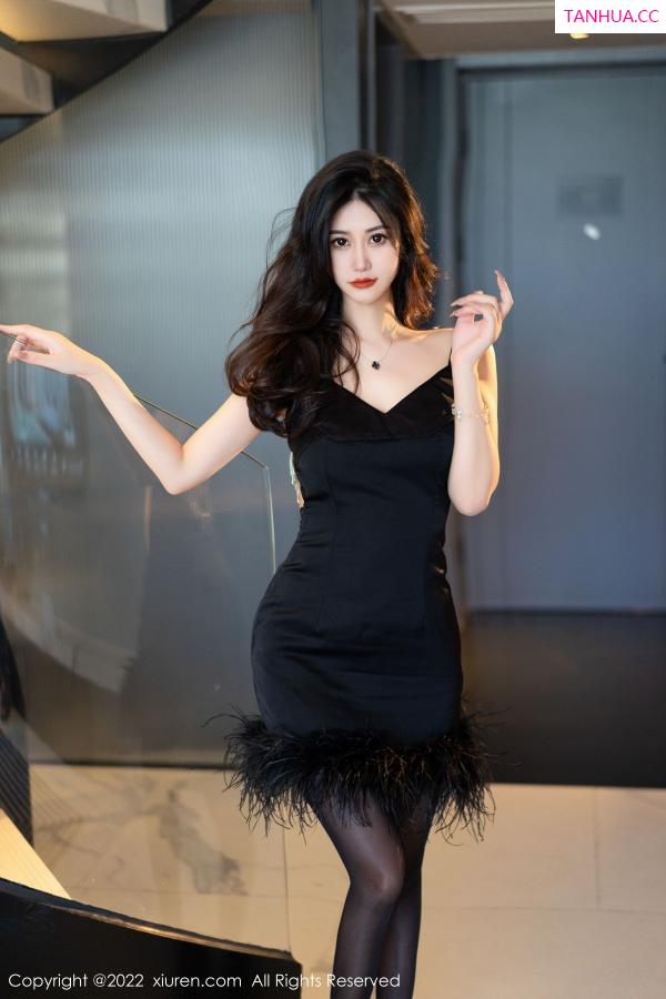 laura阿姣  [XiuRen]高清写真图 2022.11.24 No.5906 laura阿姣 黑丝美腿第67张图片